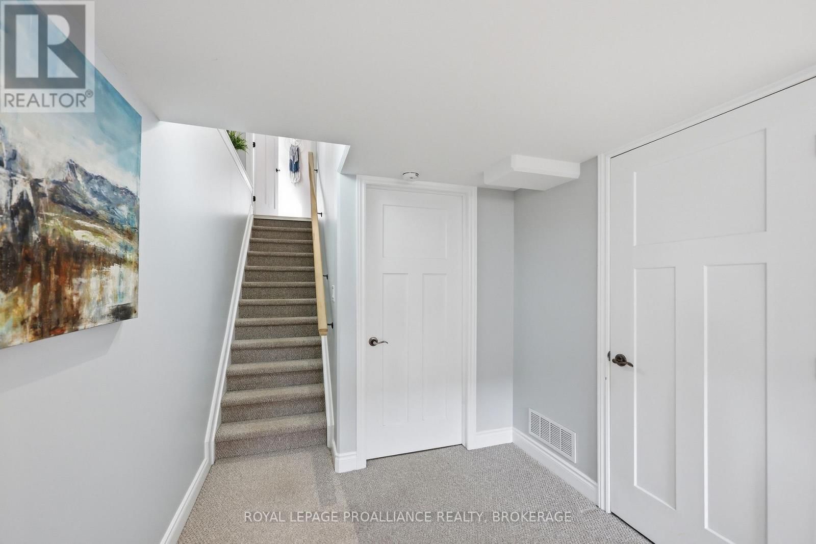 136 SIMURDA COURT Image 42