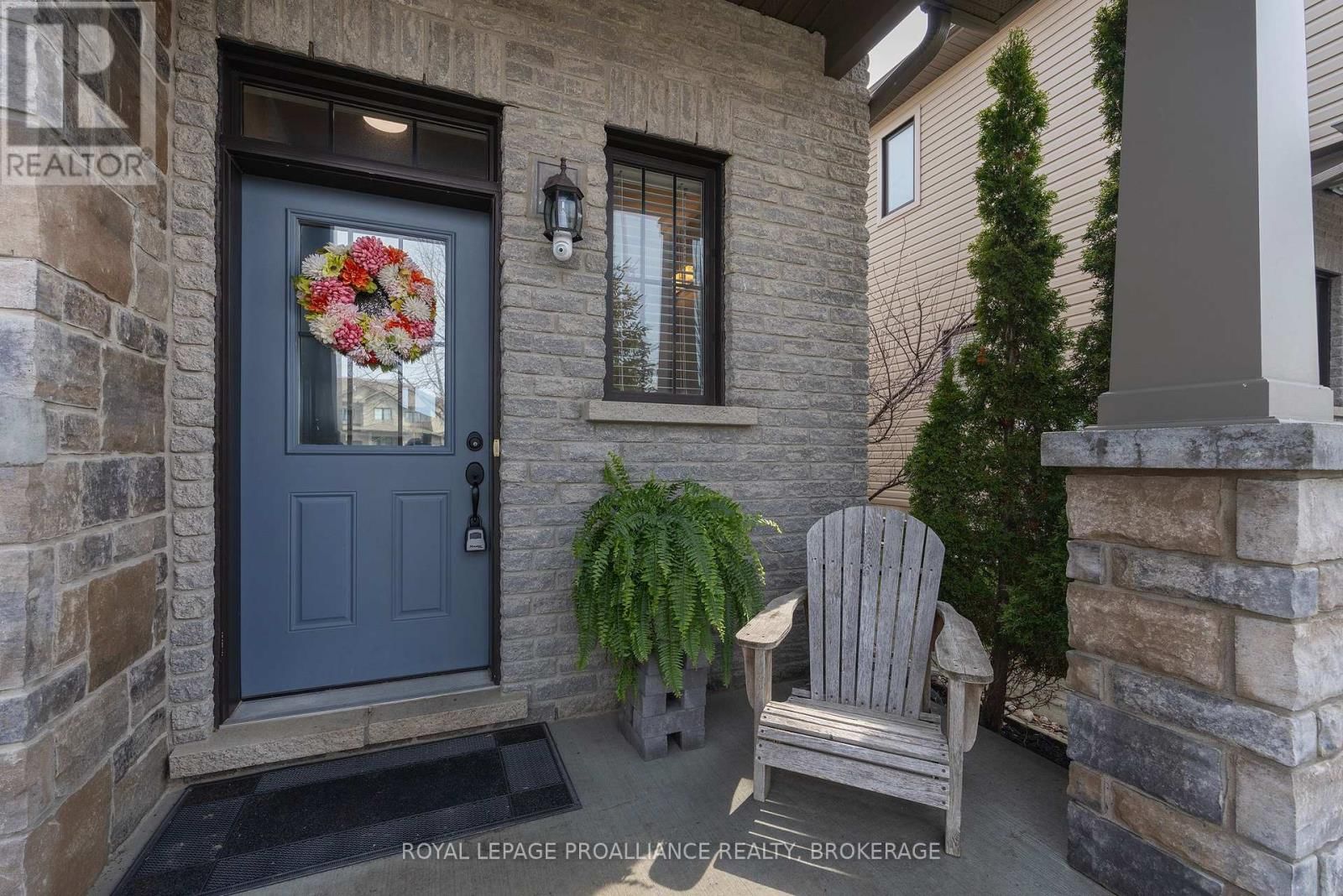 136 SIMURDA COURT Image 5