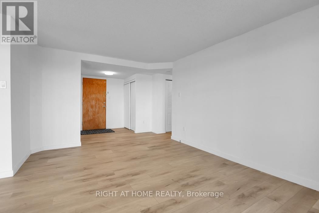 909 - 2759 CAROUSEL CRESCENT Image 11