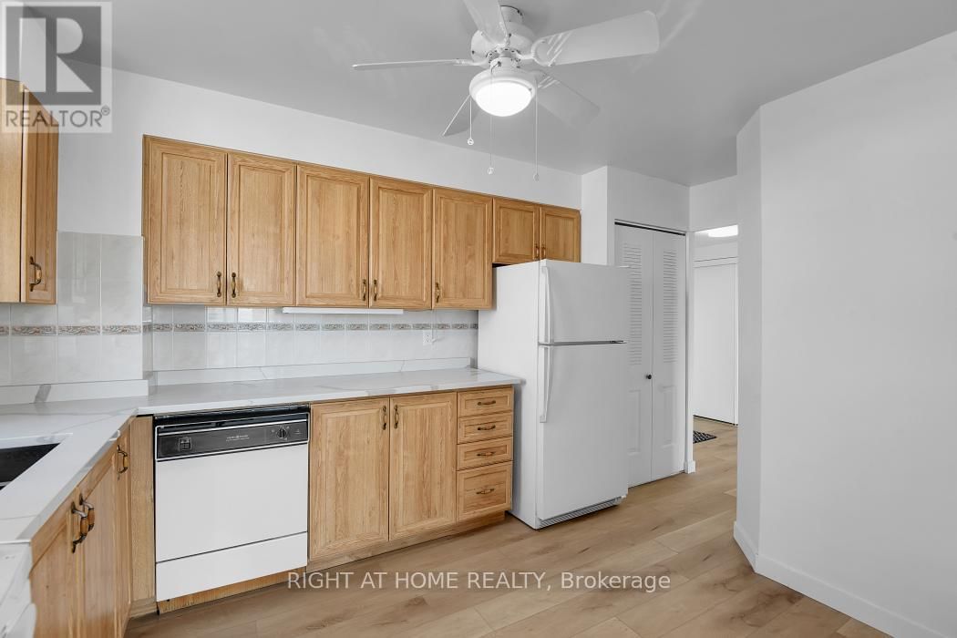 909 - 2759 CAROUSEL CRESCENT Image 20