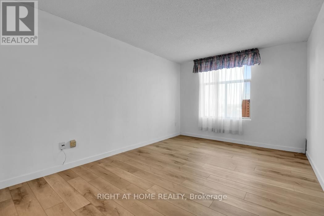 909 - 2759 CAROUSEL CRESCENT Image 22