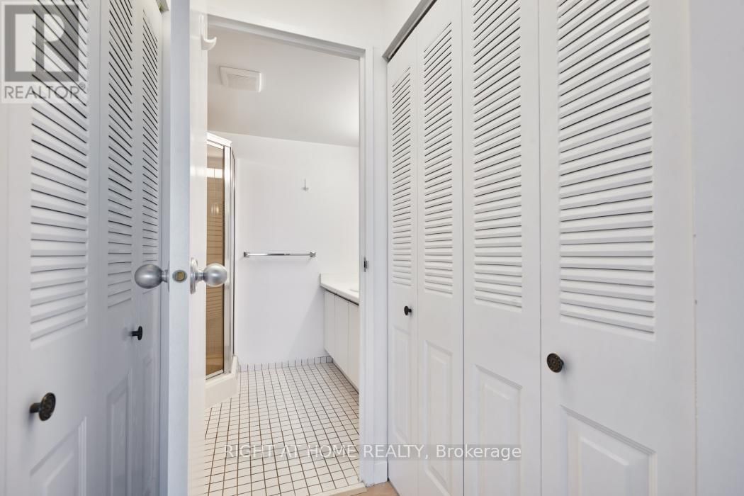 909 - 2759 CAROUSEL CRESCENT Image 25