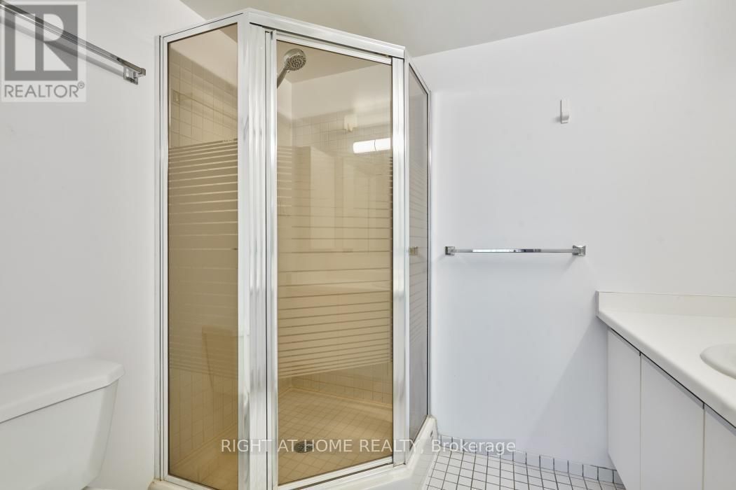 909 - 2759 CAROUSEL CRESCENT Image 27