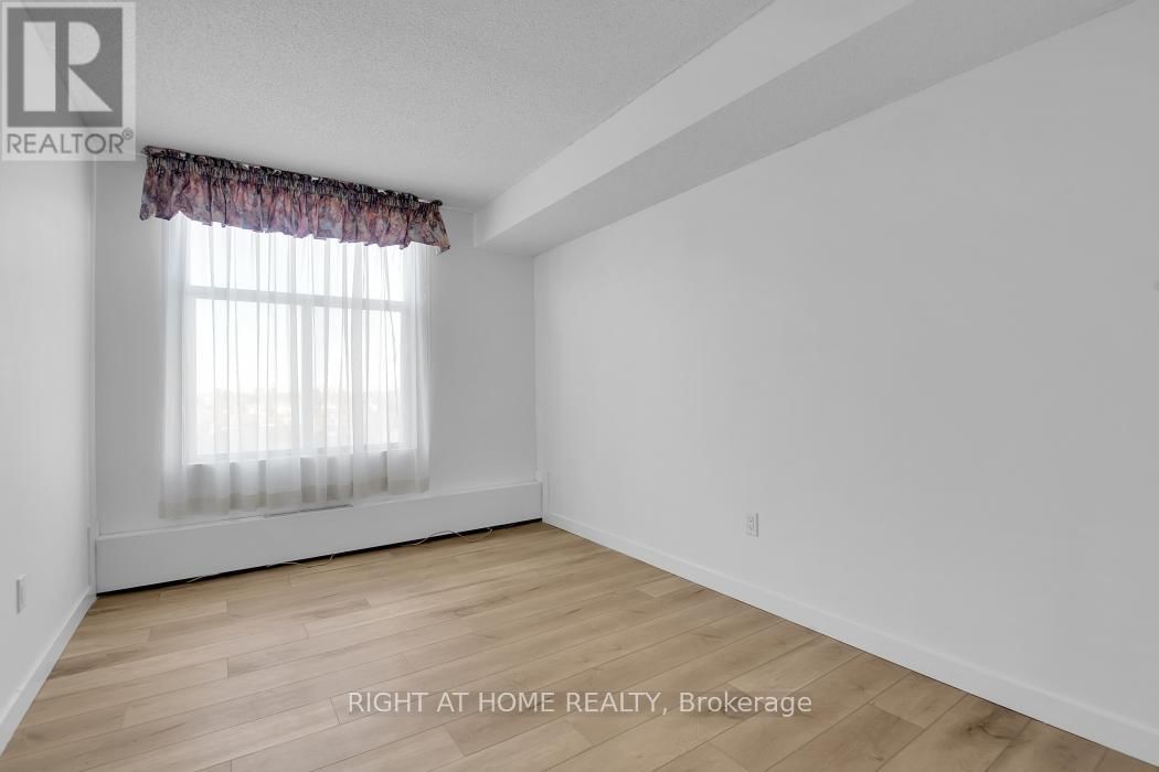 909 - 2759 CAROUSEL CRESCENT Image 28