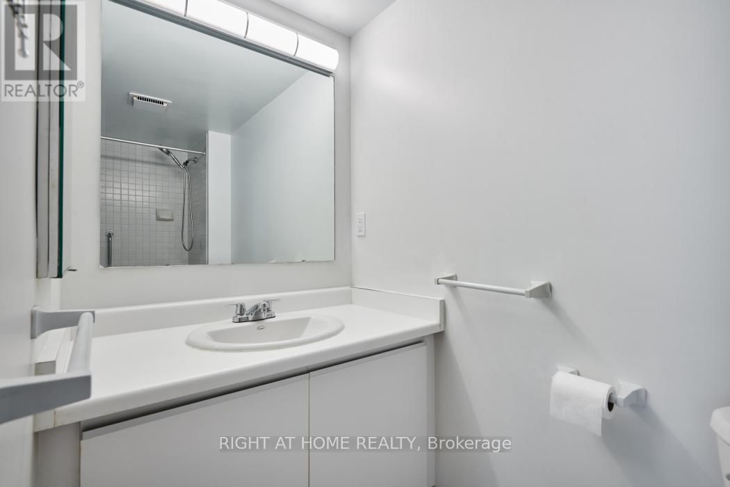 909 - 2759 CAROUSEL CRESCENT Image 30