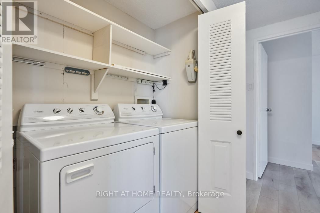 909 - 2759 CAROUSEL CRESCENT Image 32