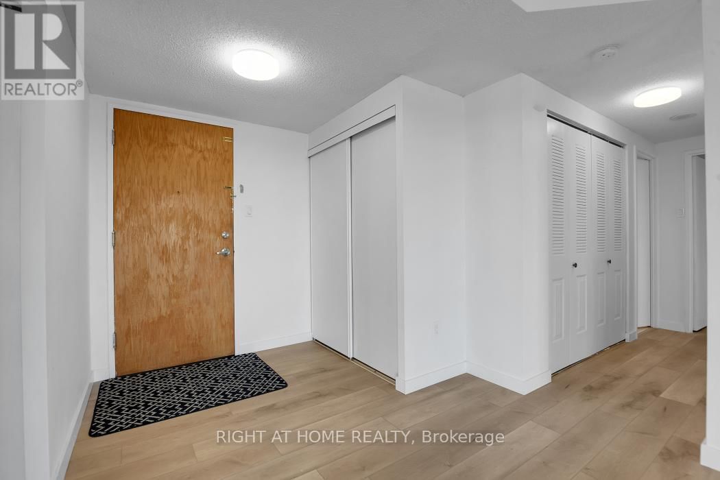 909 - 2759 CAROUSEL CRESCENT Image 8