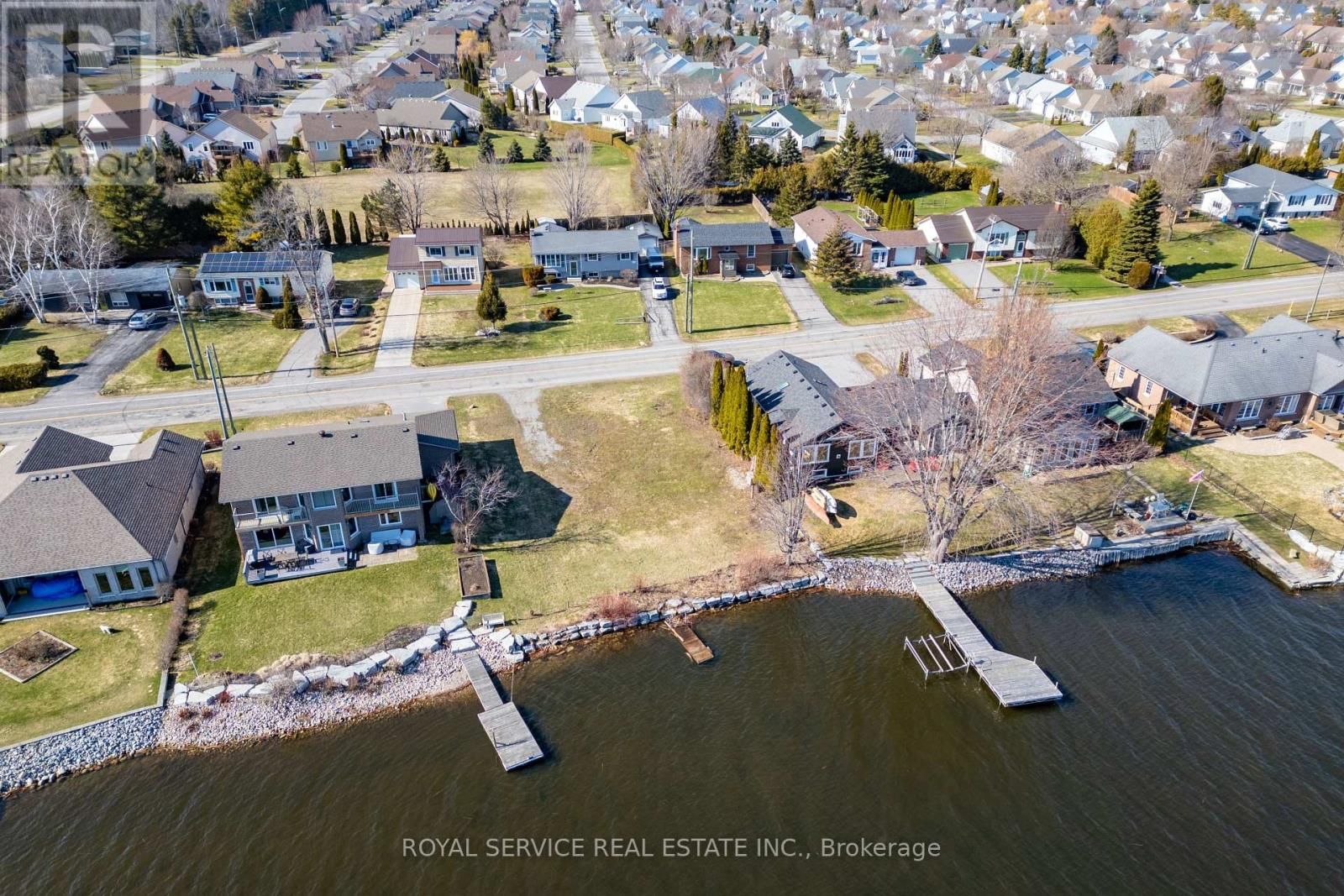 181 HARBOUR STREET Image 15