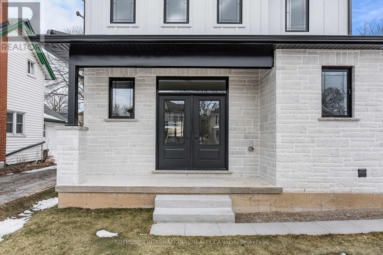 42 RICH AVENUE Image 4