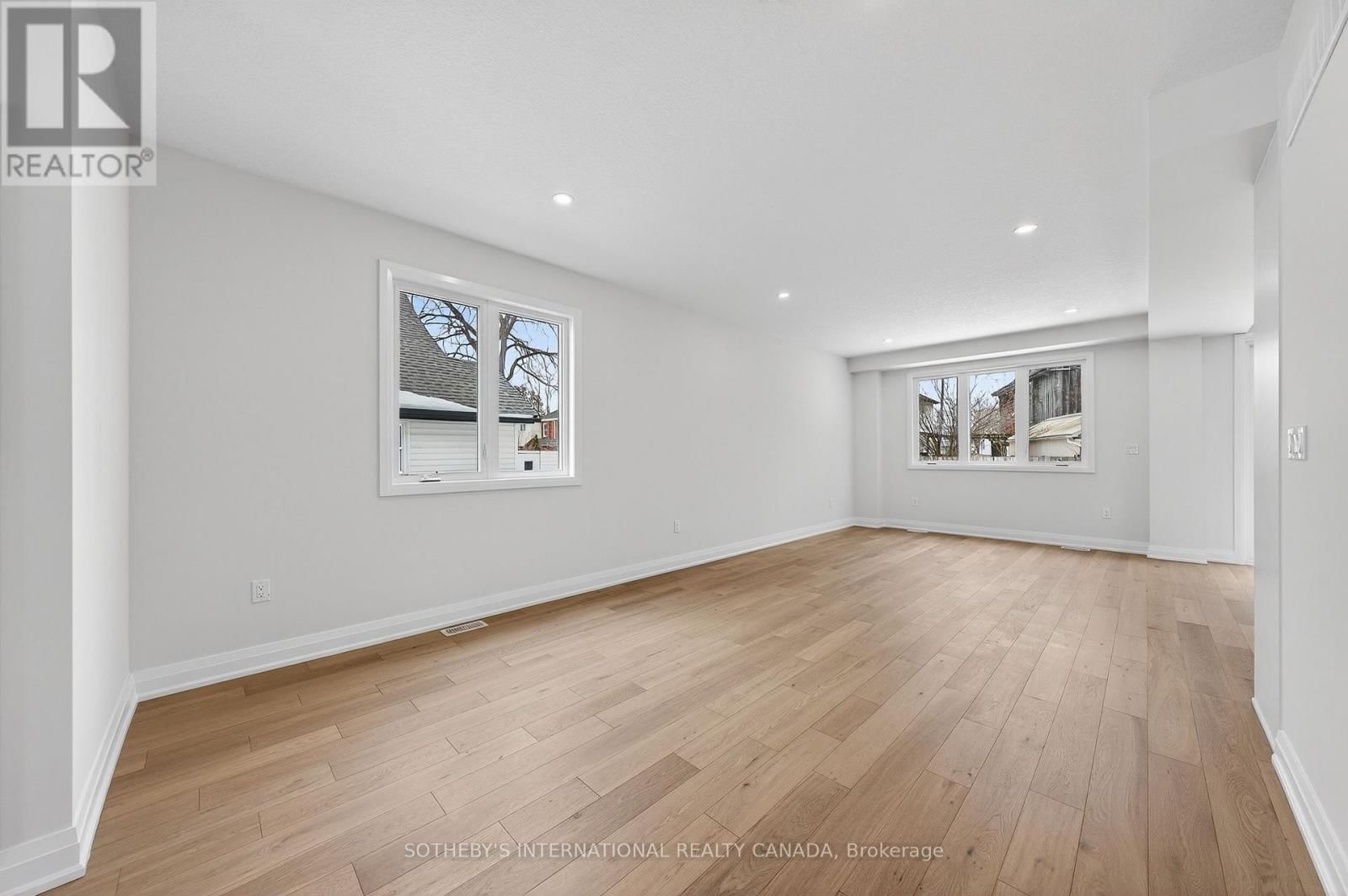 42 RICH AVENUE Image 8