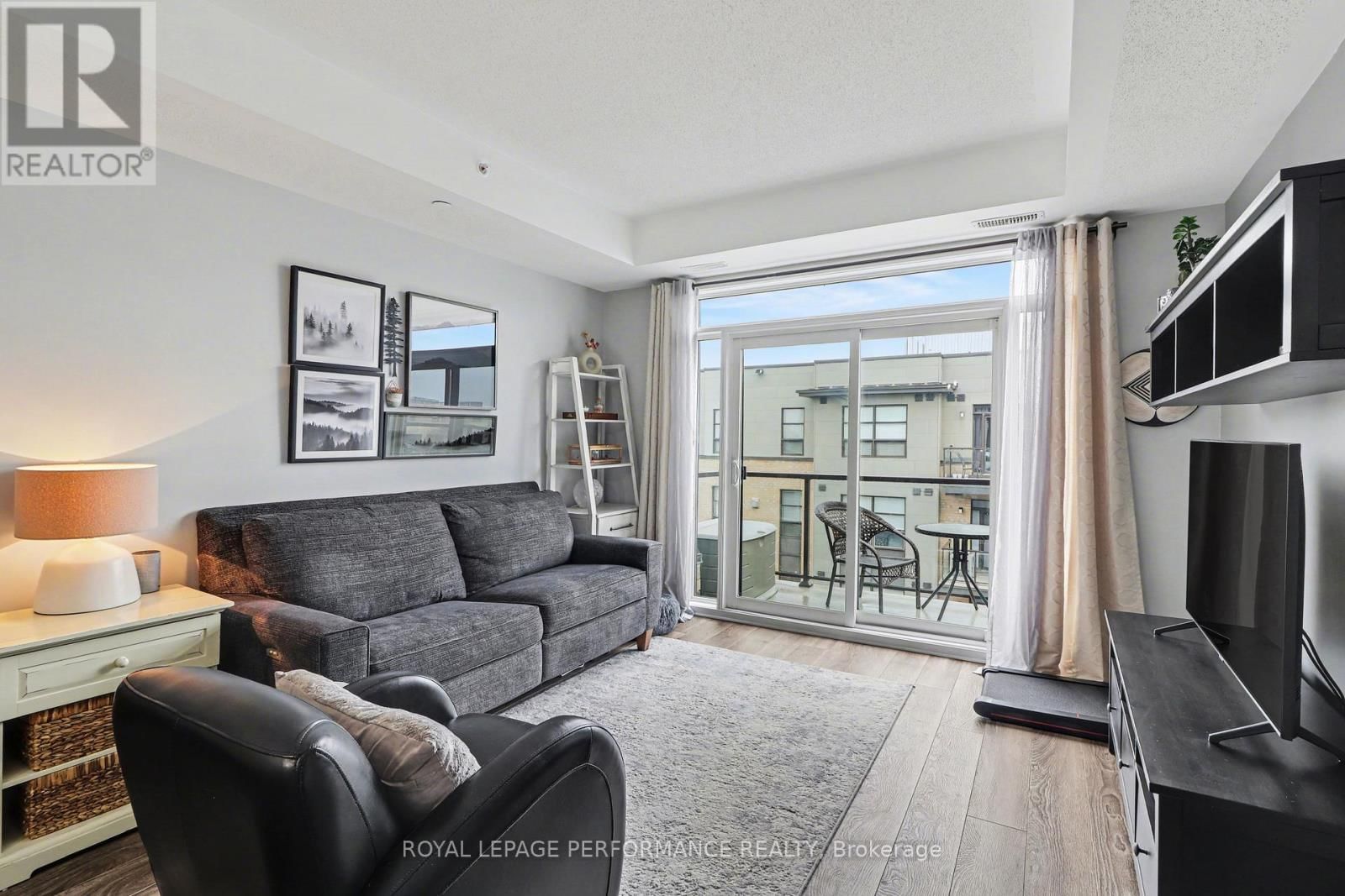 403 - 120 MONTBLANC PRIVATE Image 14