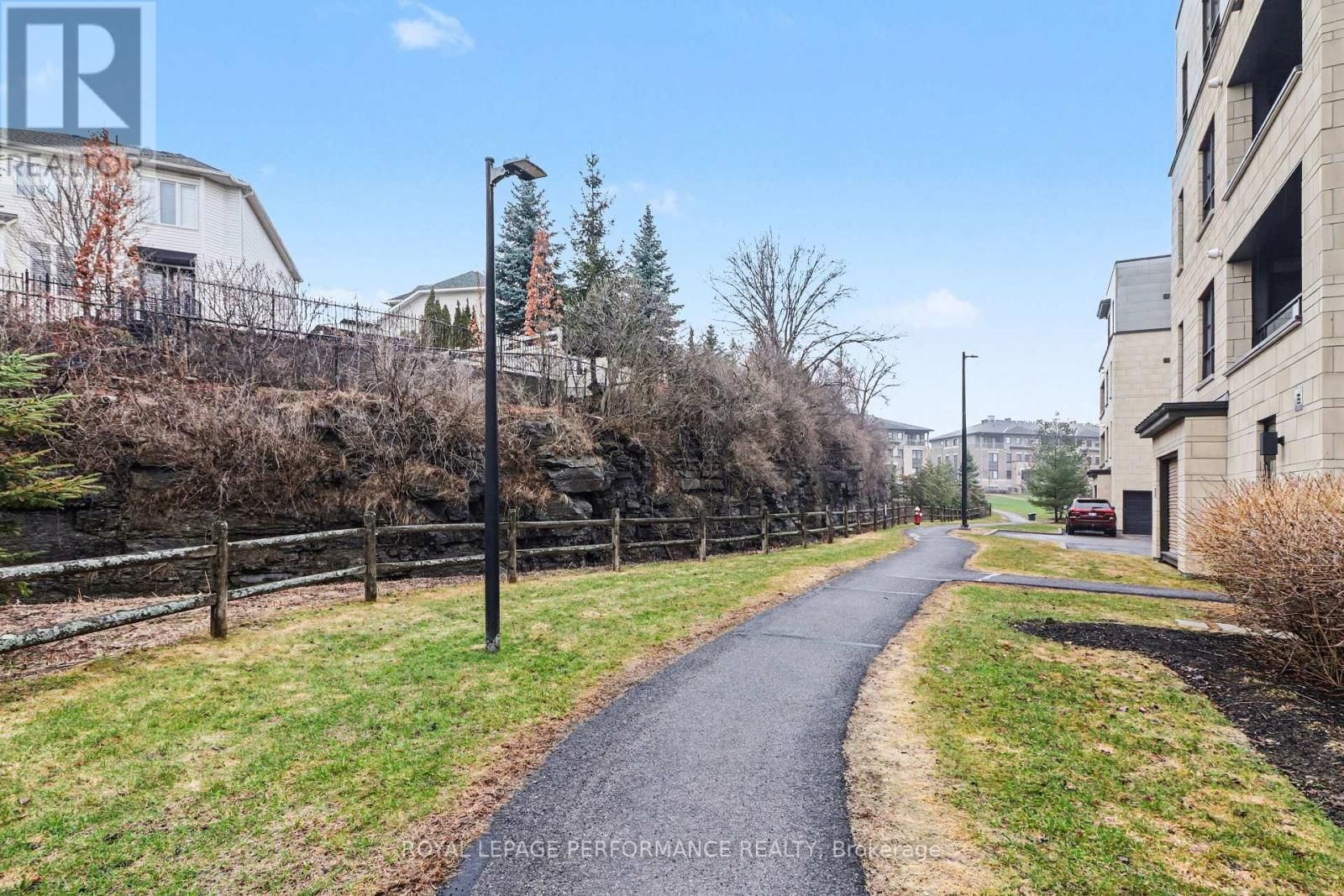 403 - 120 MONTBLANC PRIVATE Image 21