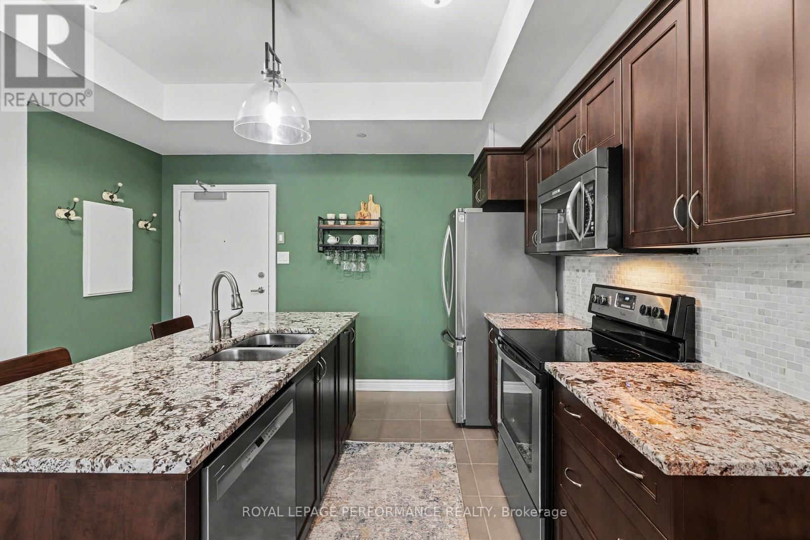 403 - 120 MONTBLANC PRIVATE Image 6