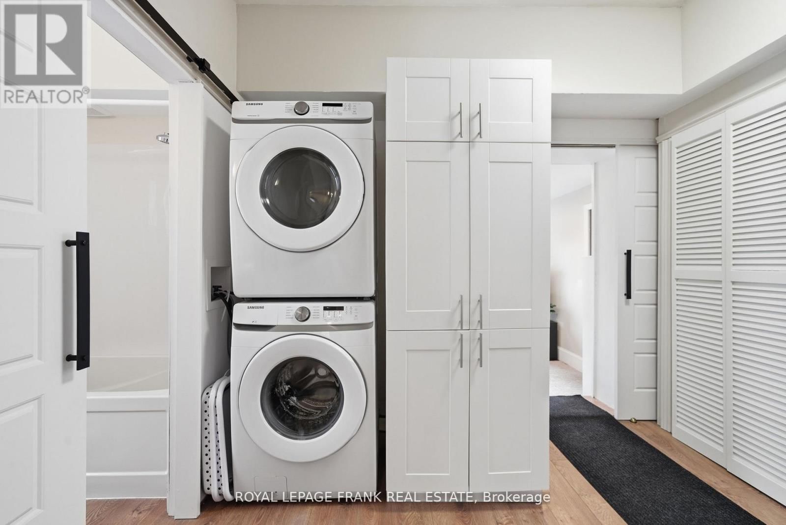 121 DURHAM STREET WEST Image 15