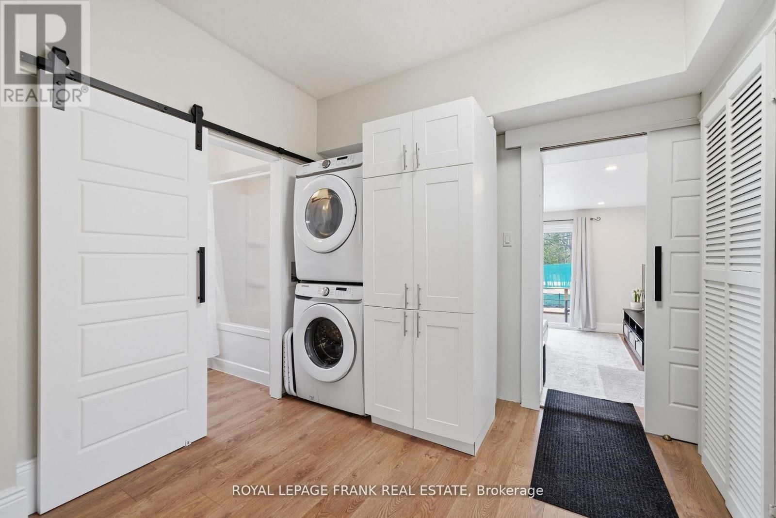 121 DURHAM STREET WEST Image 16