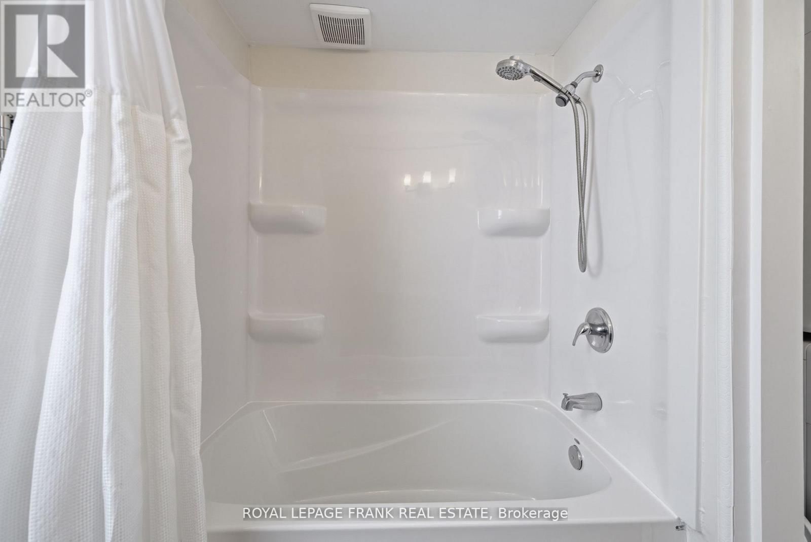 121 DURHAM STREET WEST Image 18