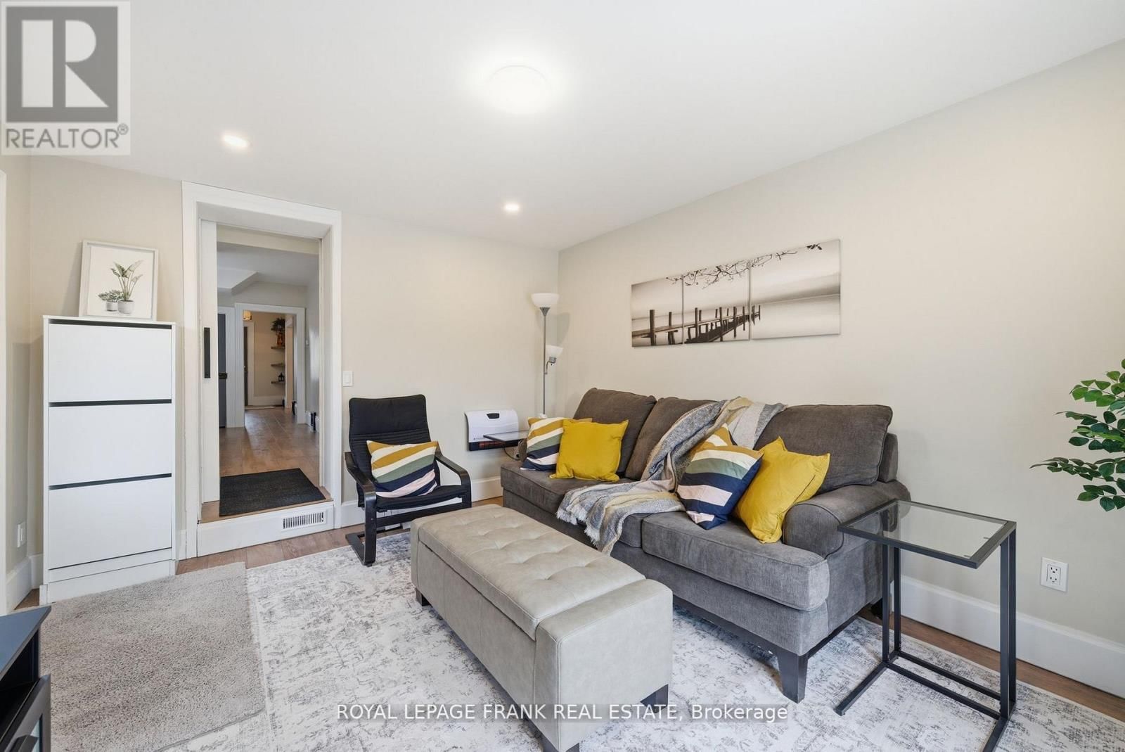 121 DURHAM STREET WEST Image 20