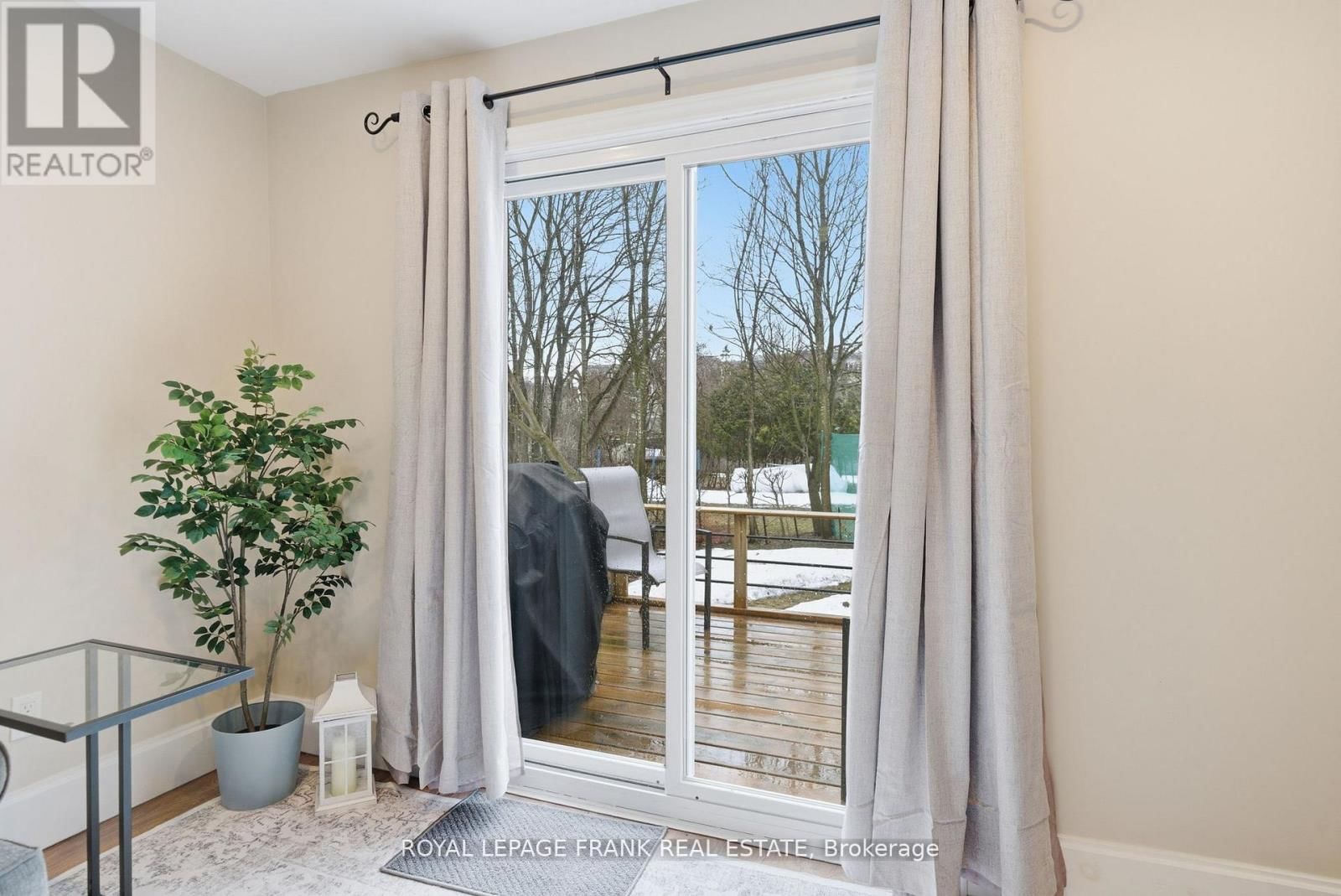 121 DURHAM STREET WEST Image 22