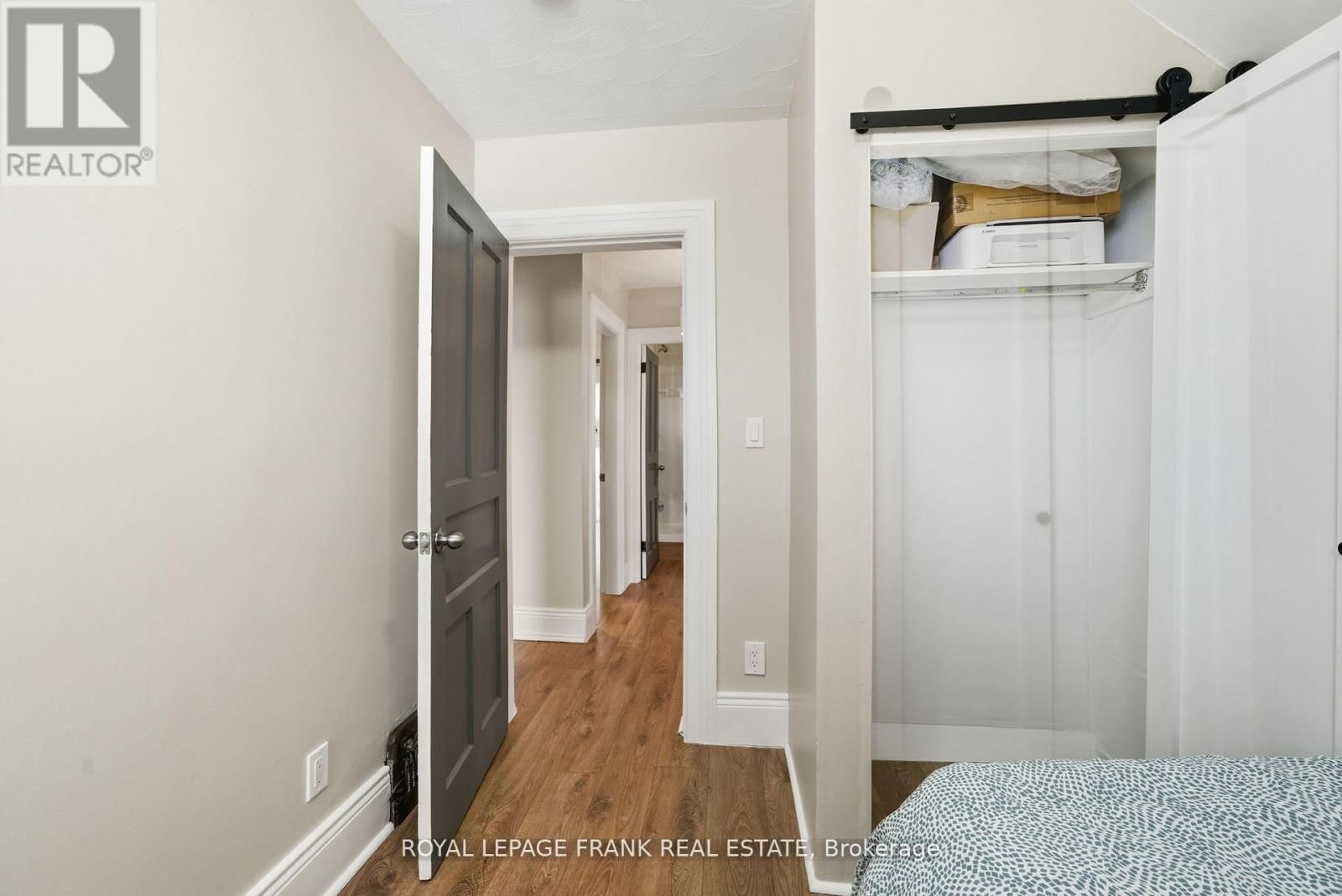 121 DURHAM STREET WEST Image 32