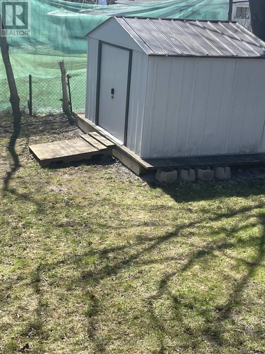 121 DURHAM STREET WEST Image 43