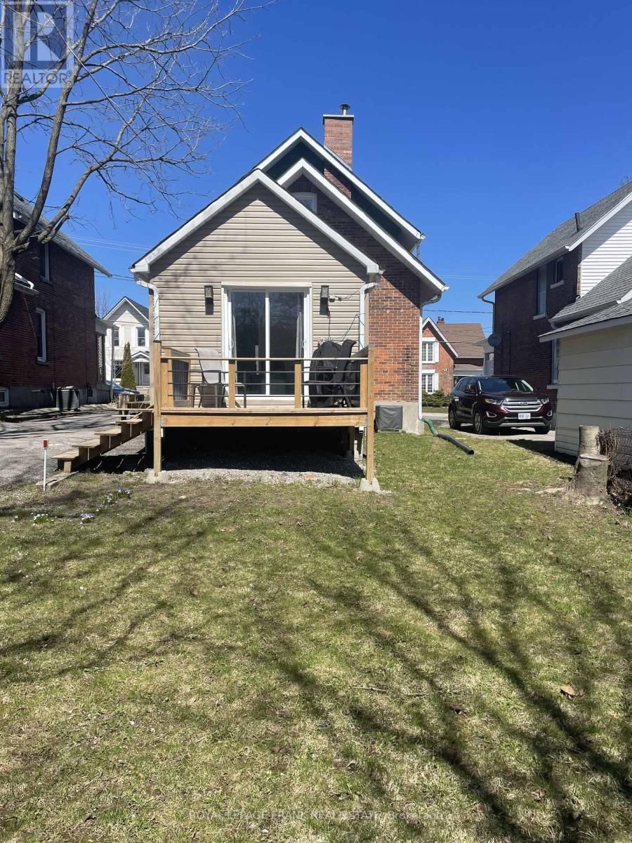 121 DURHAM STREET WEST Image 45