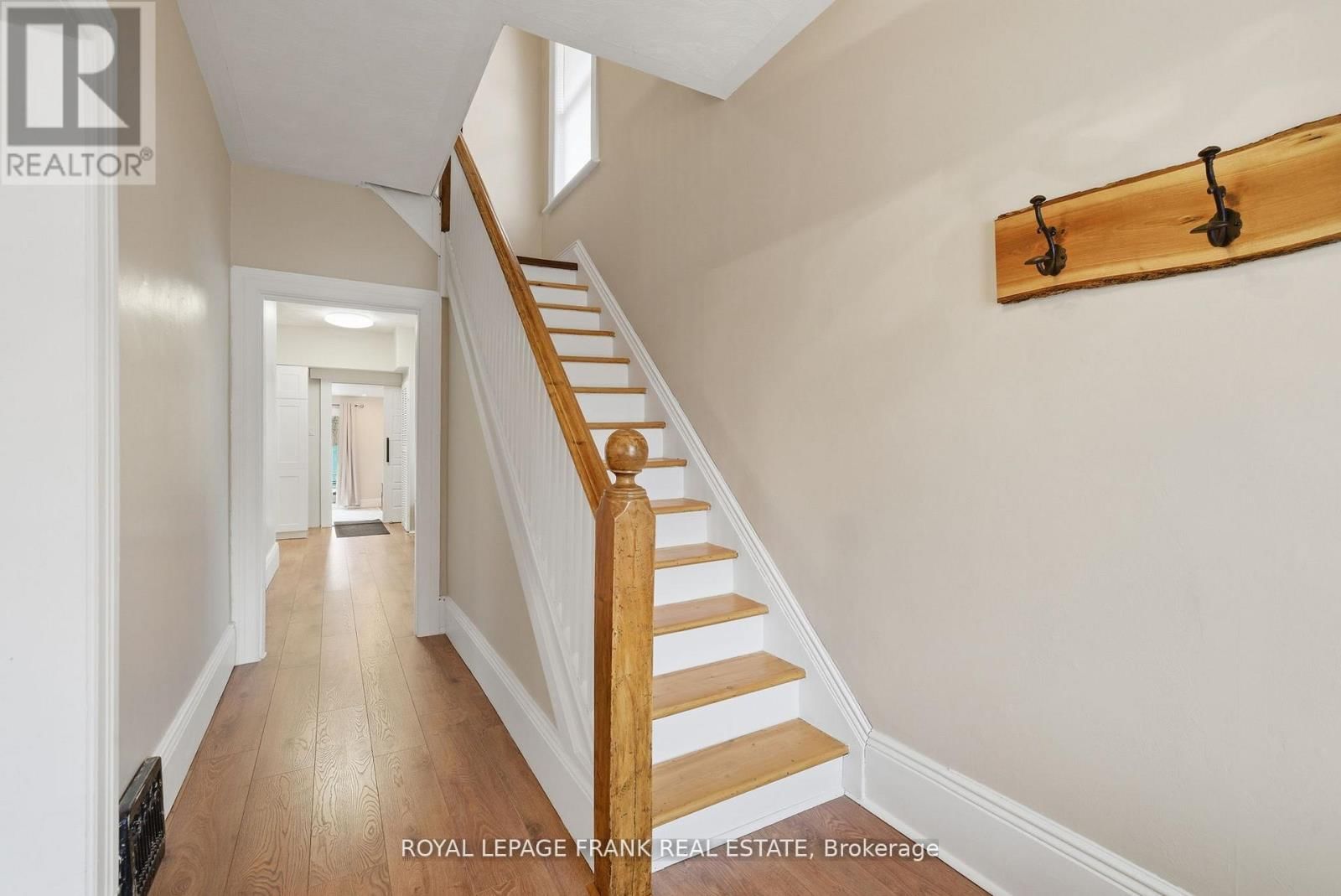 121 DURHAM STREET WEST Image 6