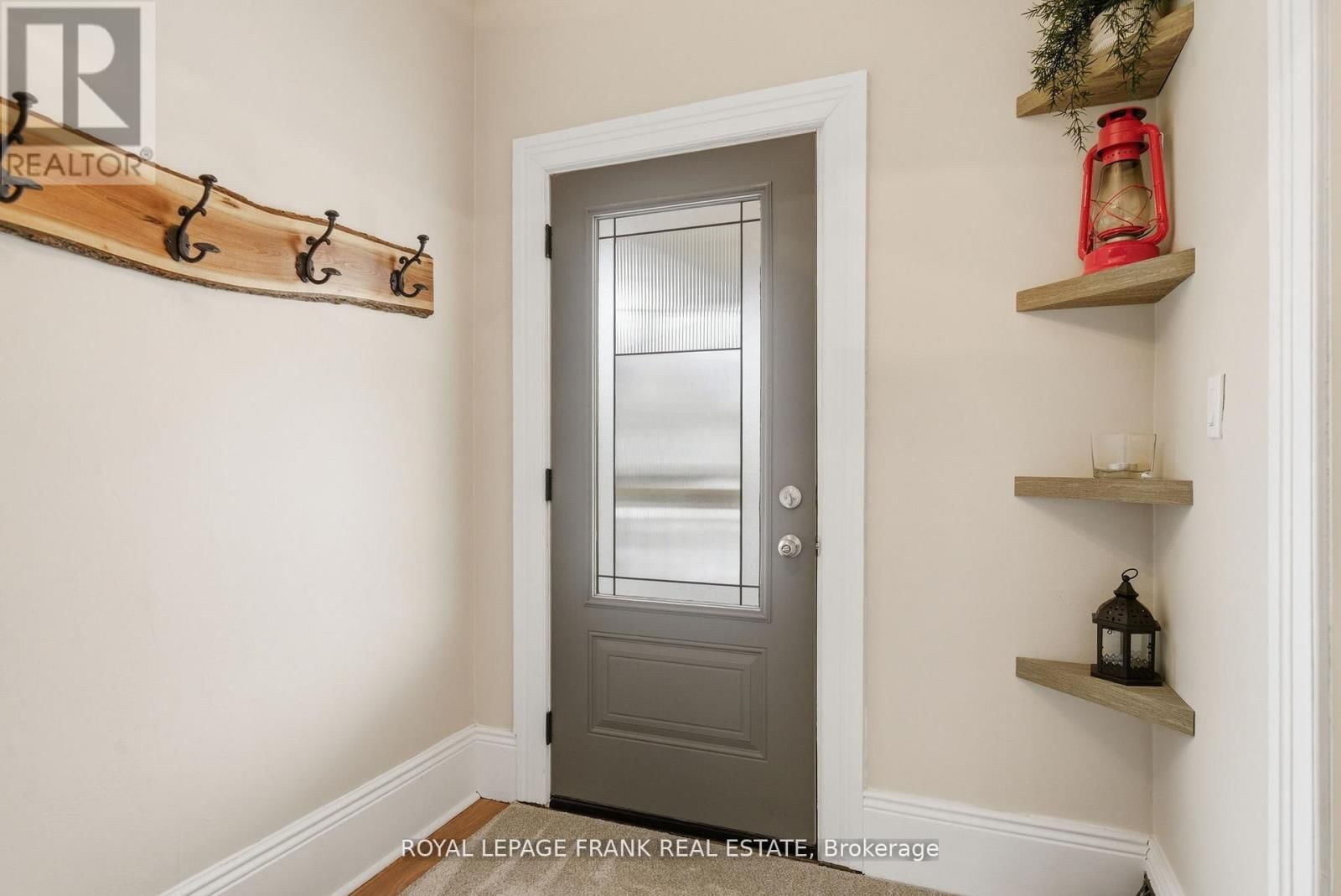 121 DURHAM STREET WEST Image 7