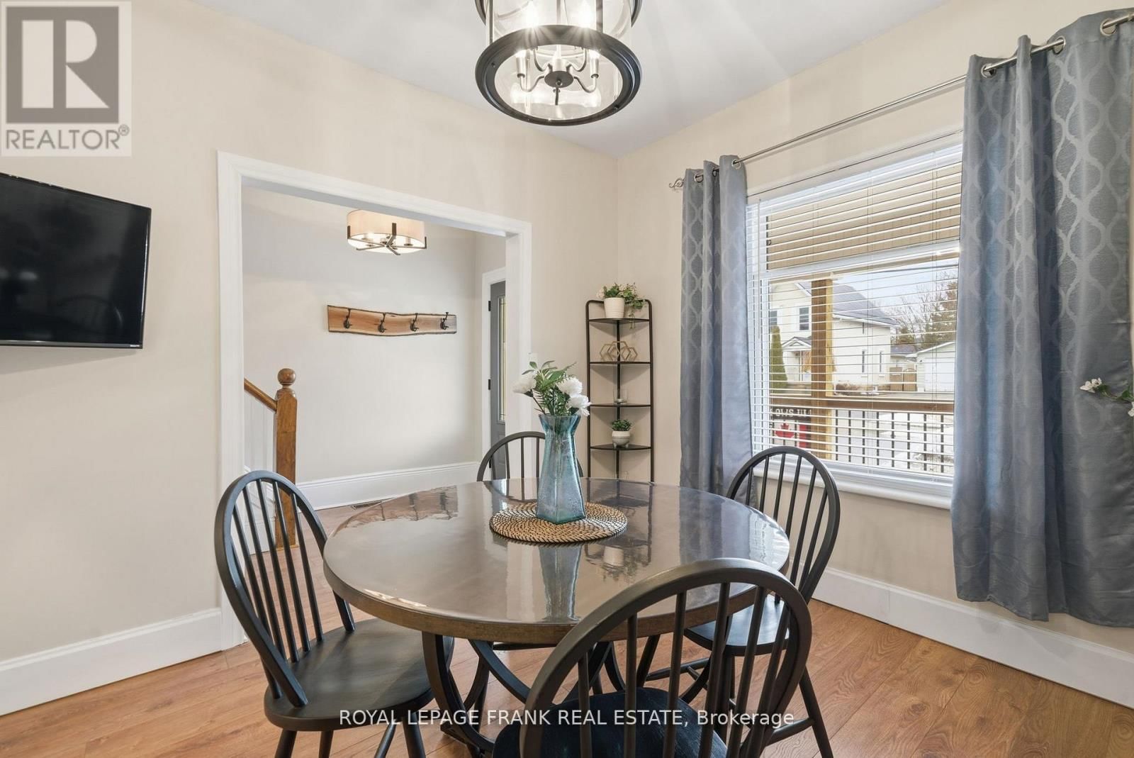 121 DURHAM STREET WEST Image 9