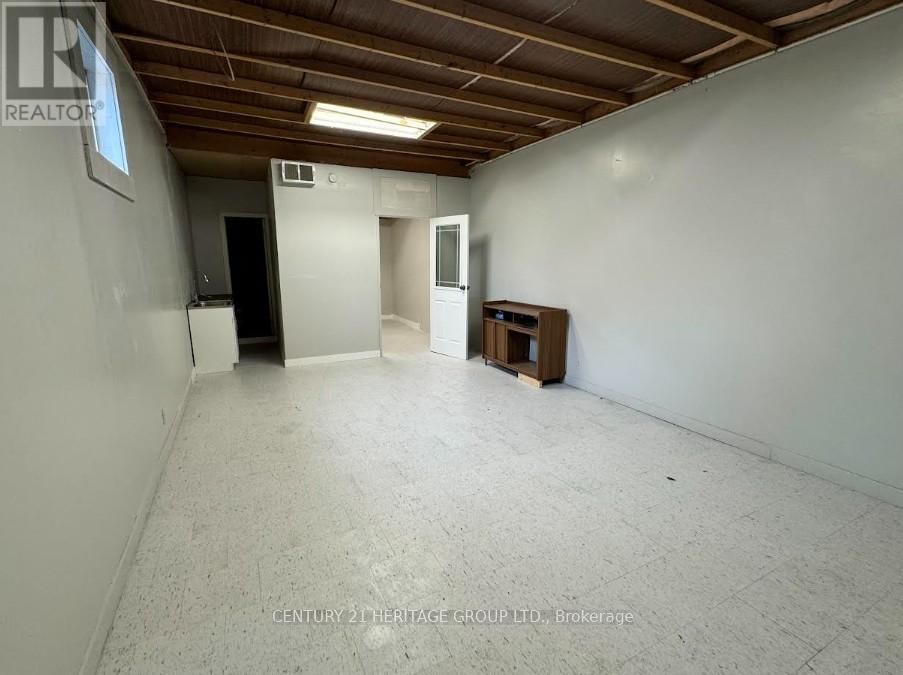 2 - 321 ROBERT STREET Image 12