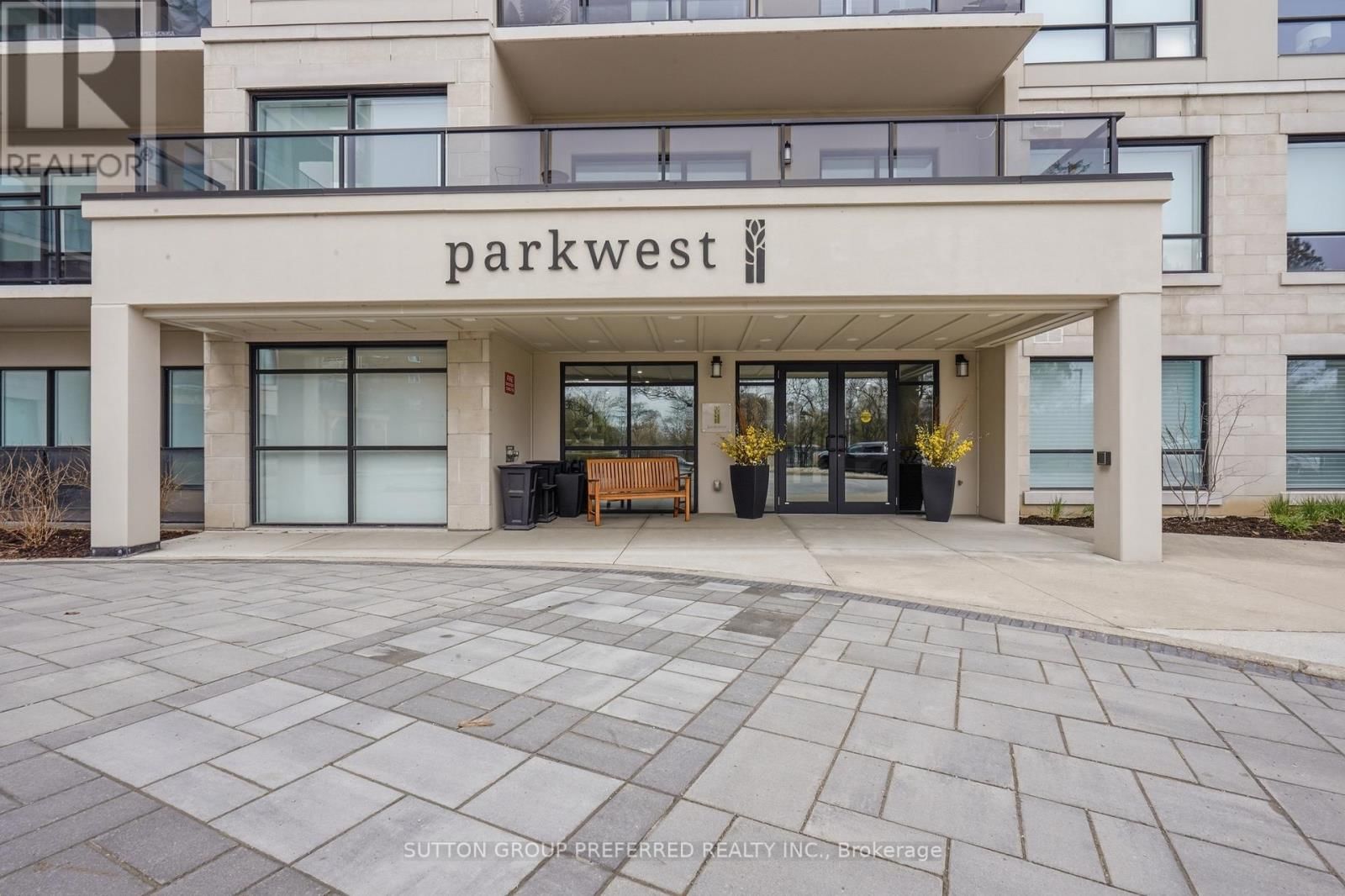 401 - 1200 COMMISSIONERS ROAD WEST Image 1