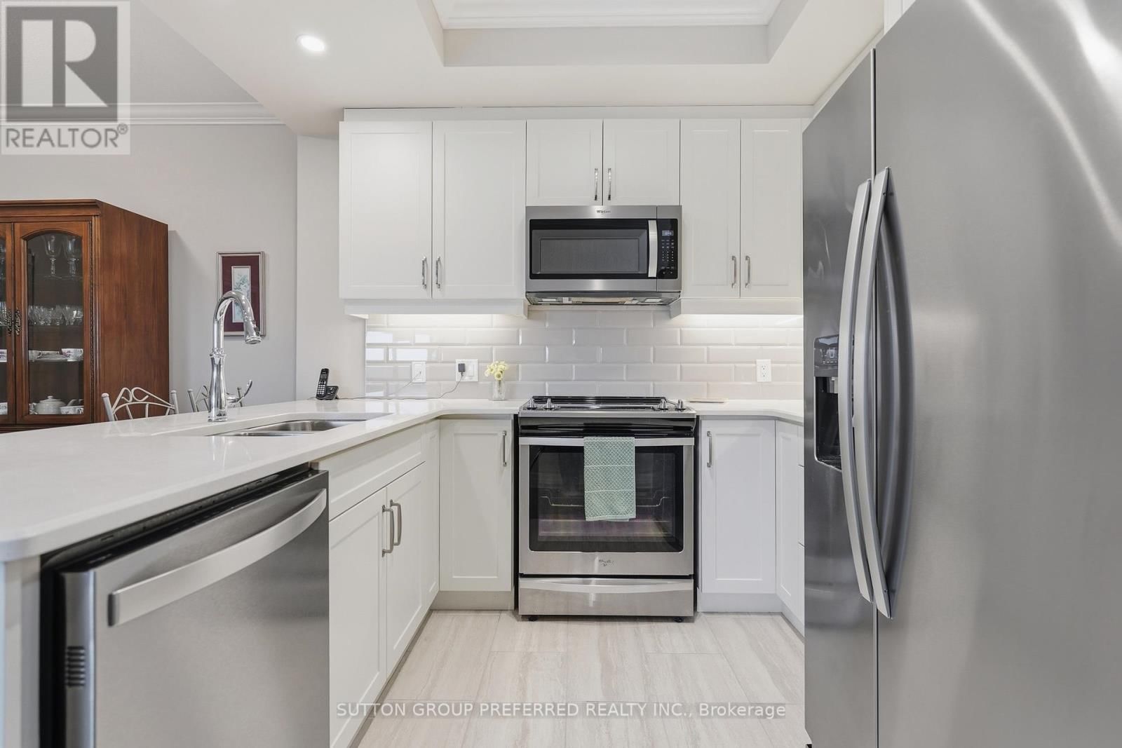 401 - 1200 COMMISSIONERS ROAD WEST Image 11