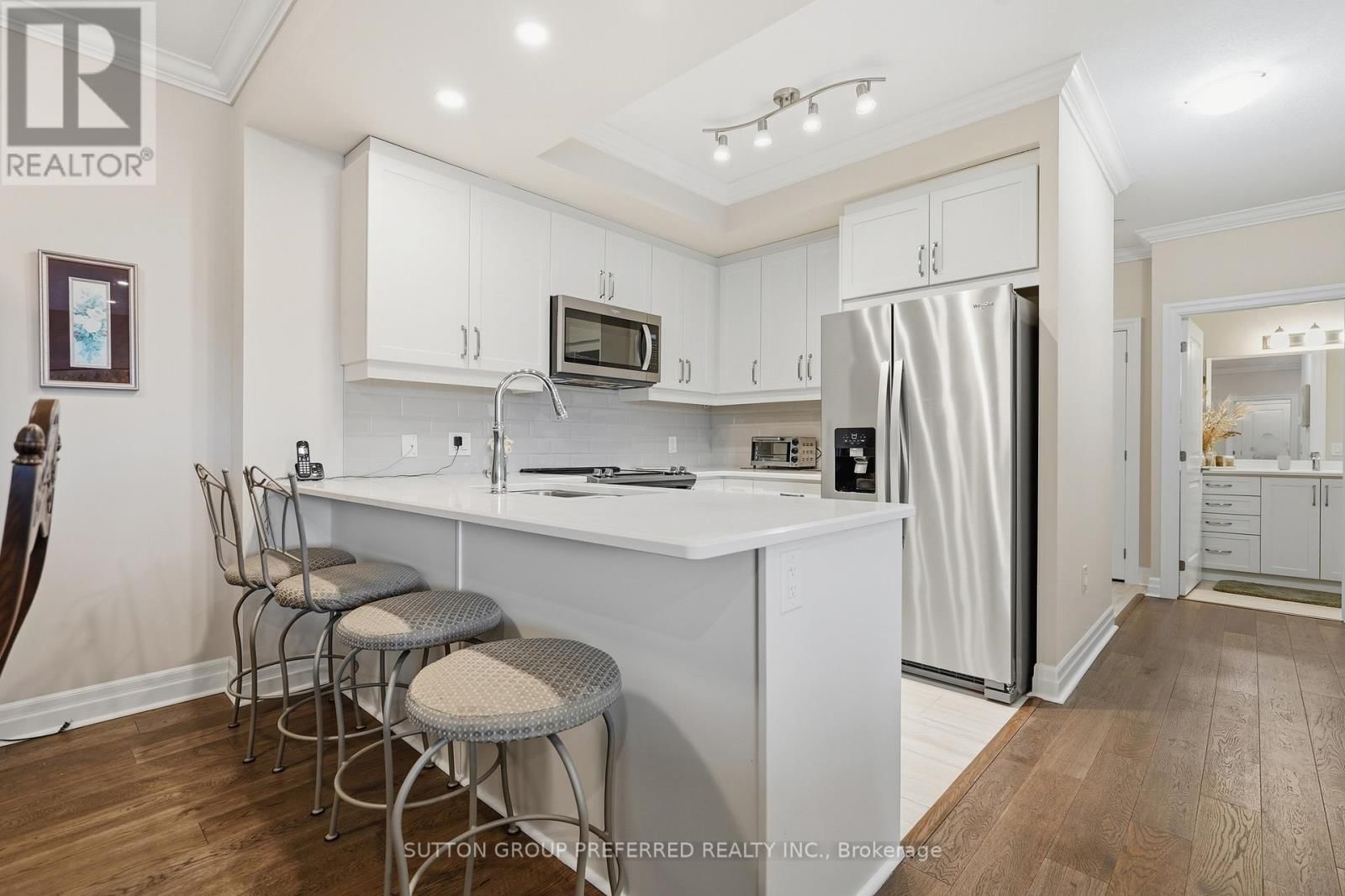 401 - 1200 COMMISSIONERS ROAD WEST Image 12