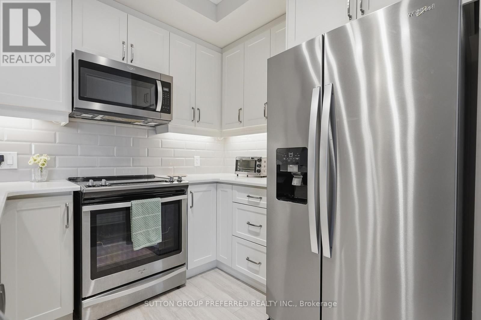 401 - 1200 COMMISSIONERS ROAD WEST Image 13