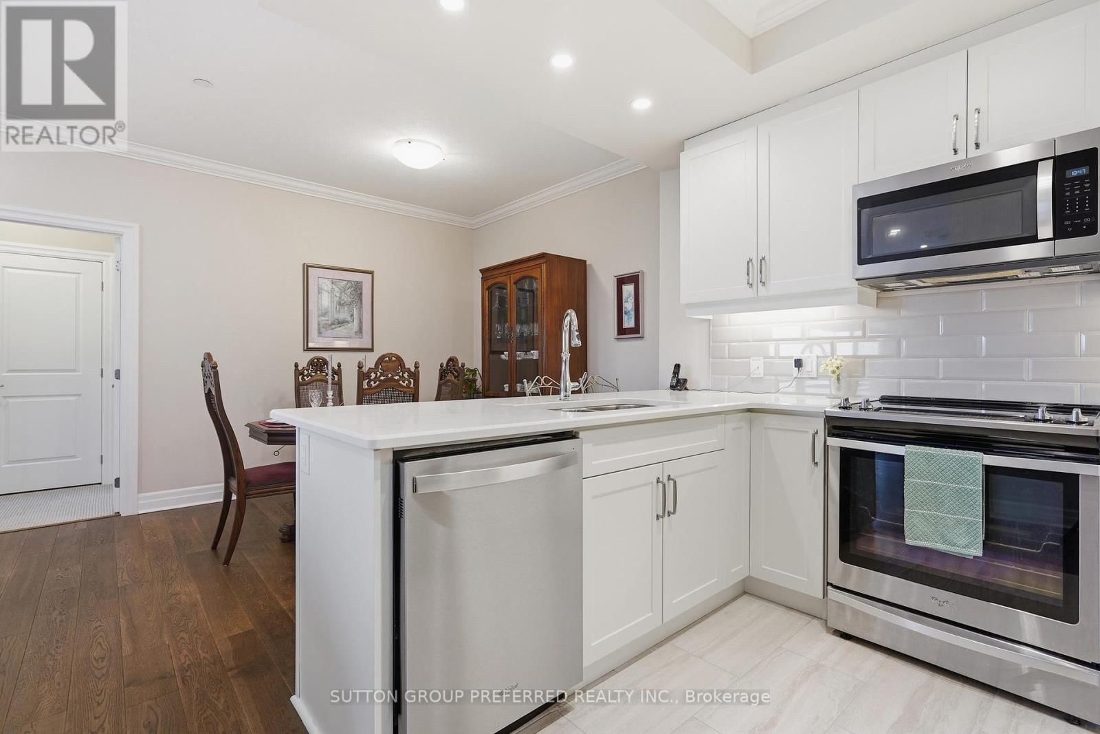 401 - 1200 COMMISSIONERS ROAD WEST Image 14