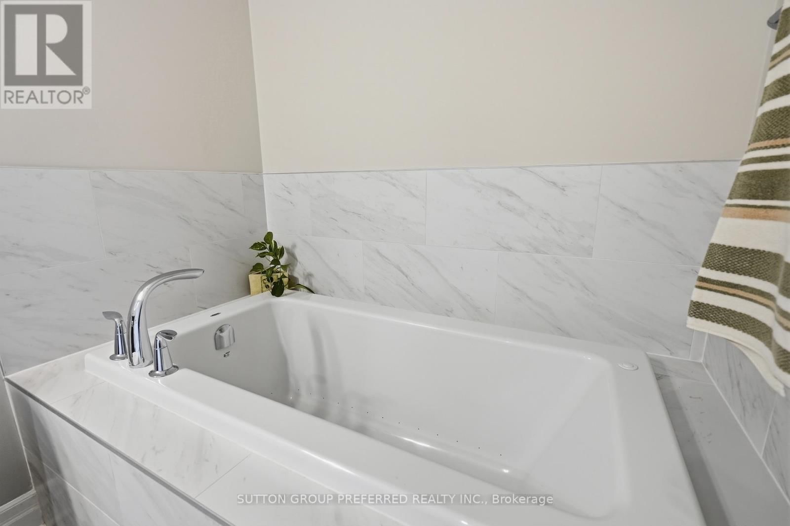 401 - 1200 COMMISSIONERS ROAD WEST Image 26