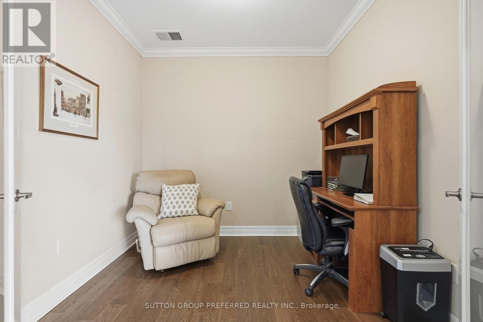 401 - 1200 COMMISSIONERS ROAD WEST Image 32