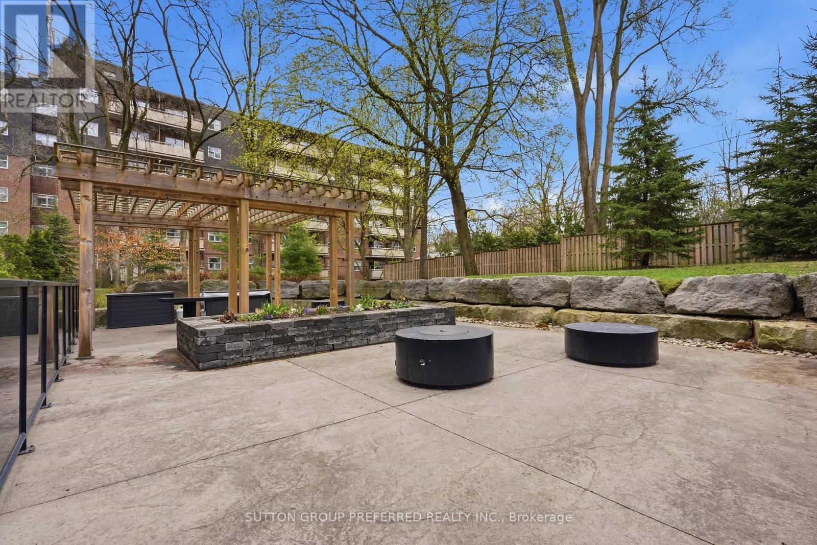 401 - 1200 COMMISSIONERS ROAD WEST Image 43