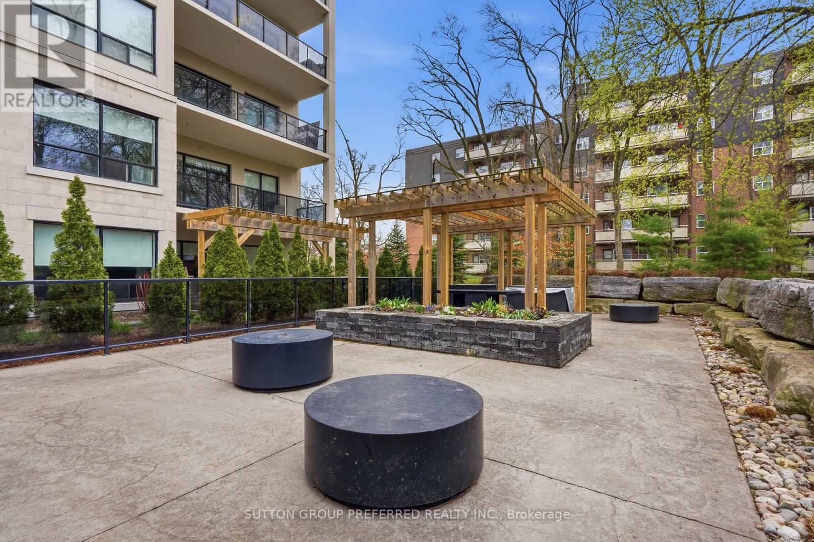 401 - 1200 COMMISSIONERS ROAD WEST Image 44