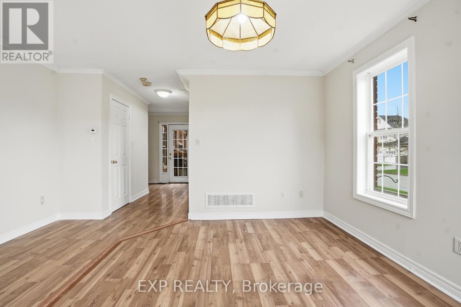 25 NIAGARA-ON-THE-GREEN BOULEVARD Image 10