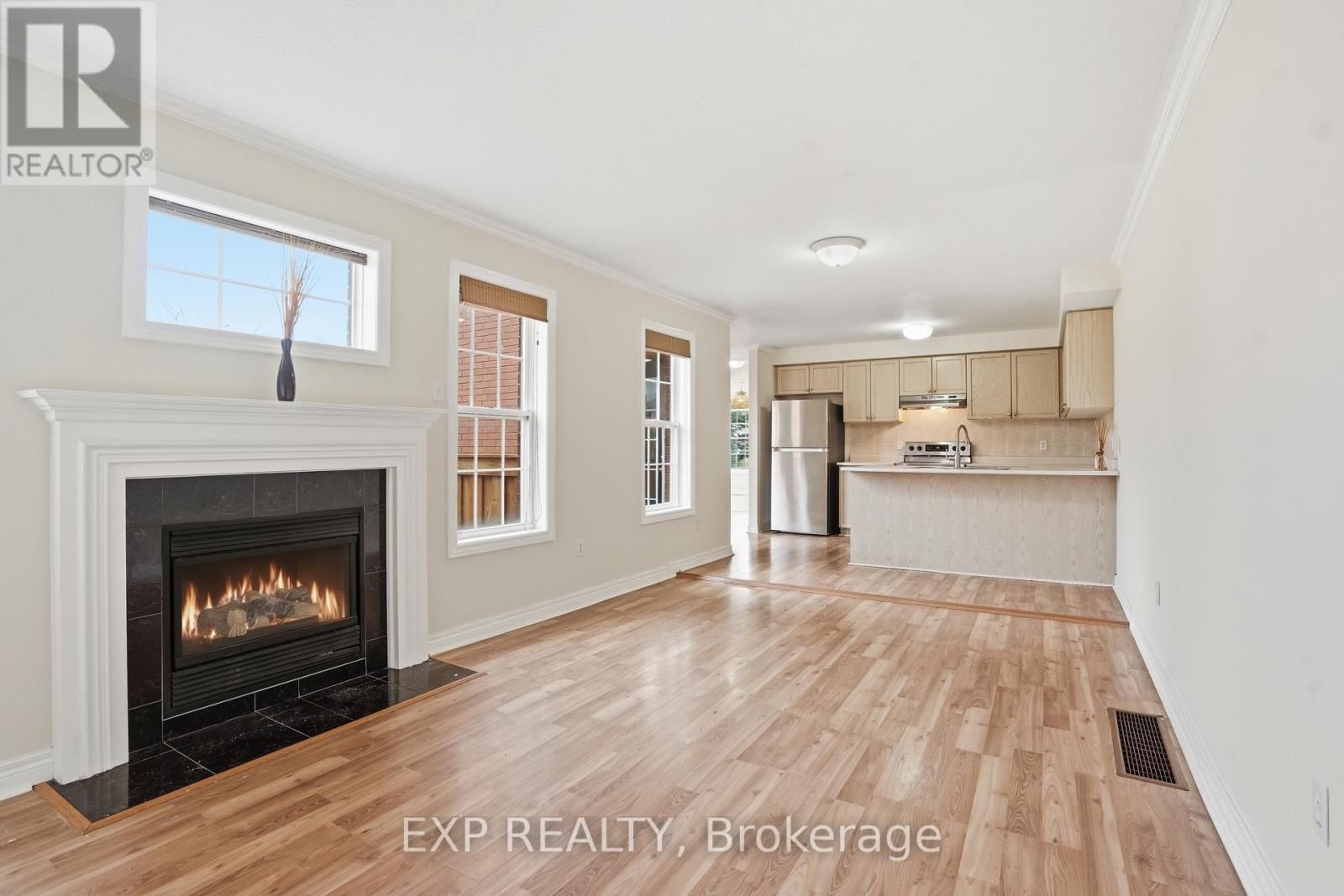 25 NIAGARA-ON-THE-GREEN BOULEVARD Image 12