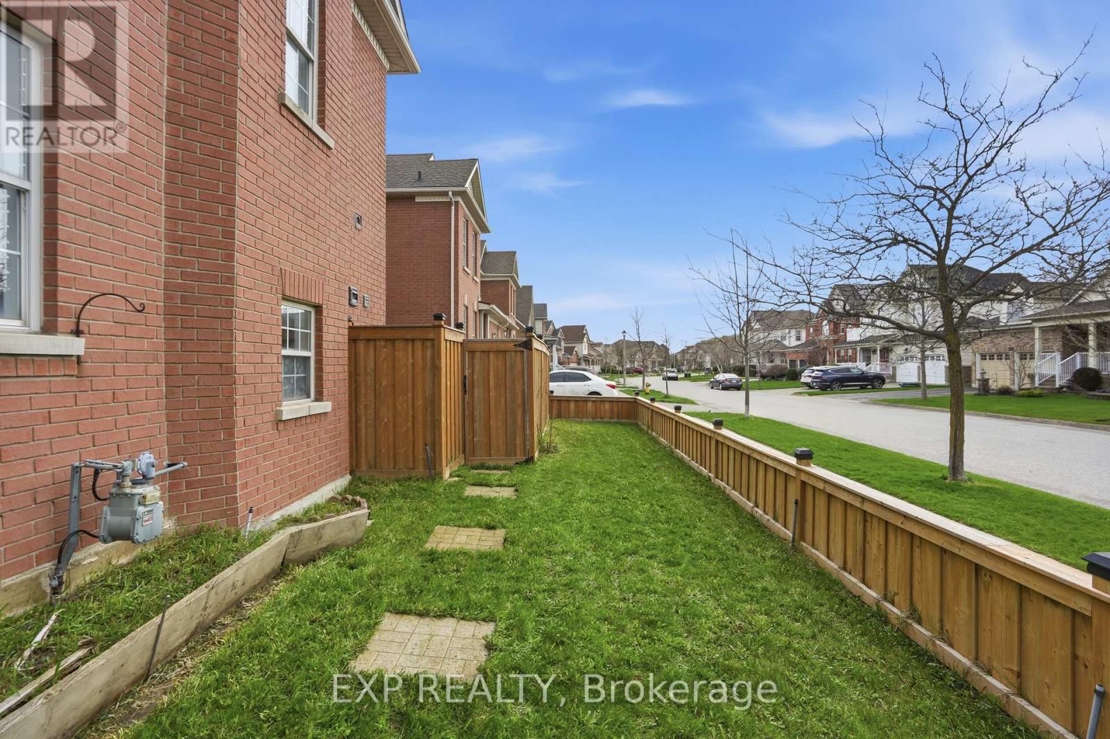 25 NIAGARA-ON-THE-GREEN BOULEVARD Image 3