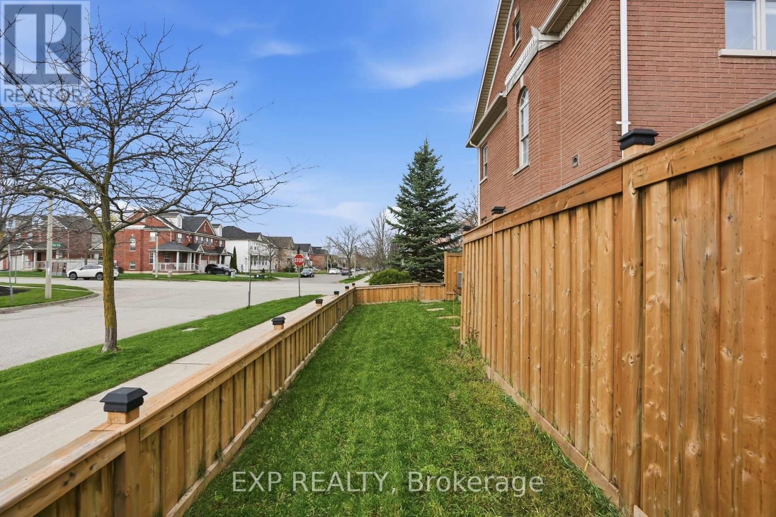 25 NIAGARA-ON-THE-GREEN BOULEVARD Image 4