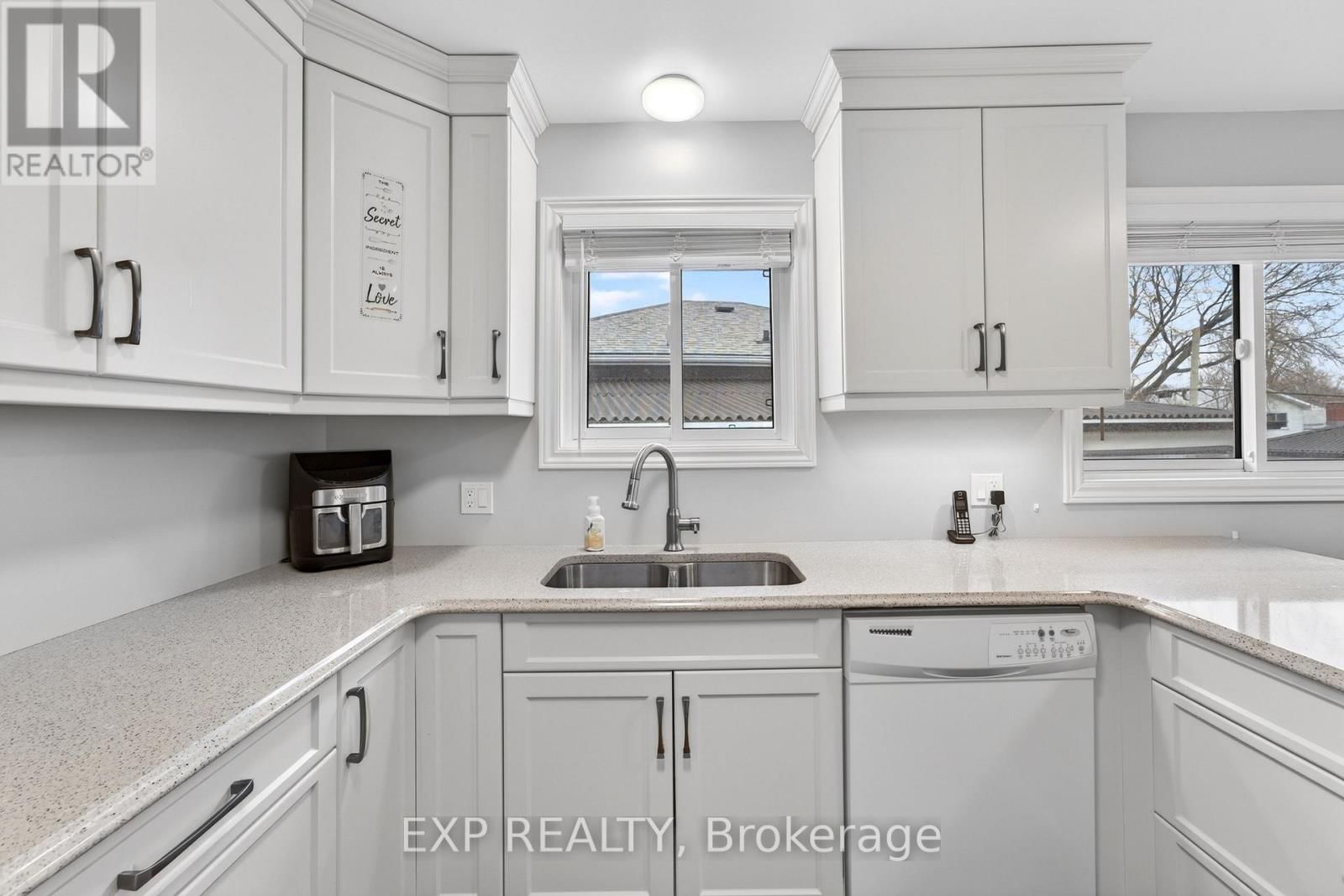 54 DAUPHIN AVENUE Image 10