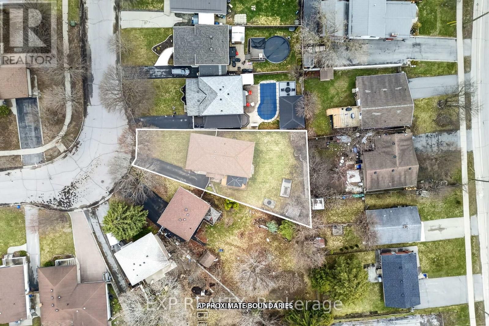 54 DAUPHIN AVENUE Image 31