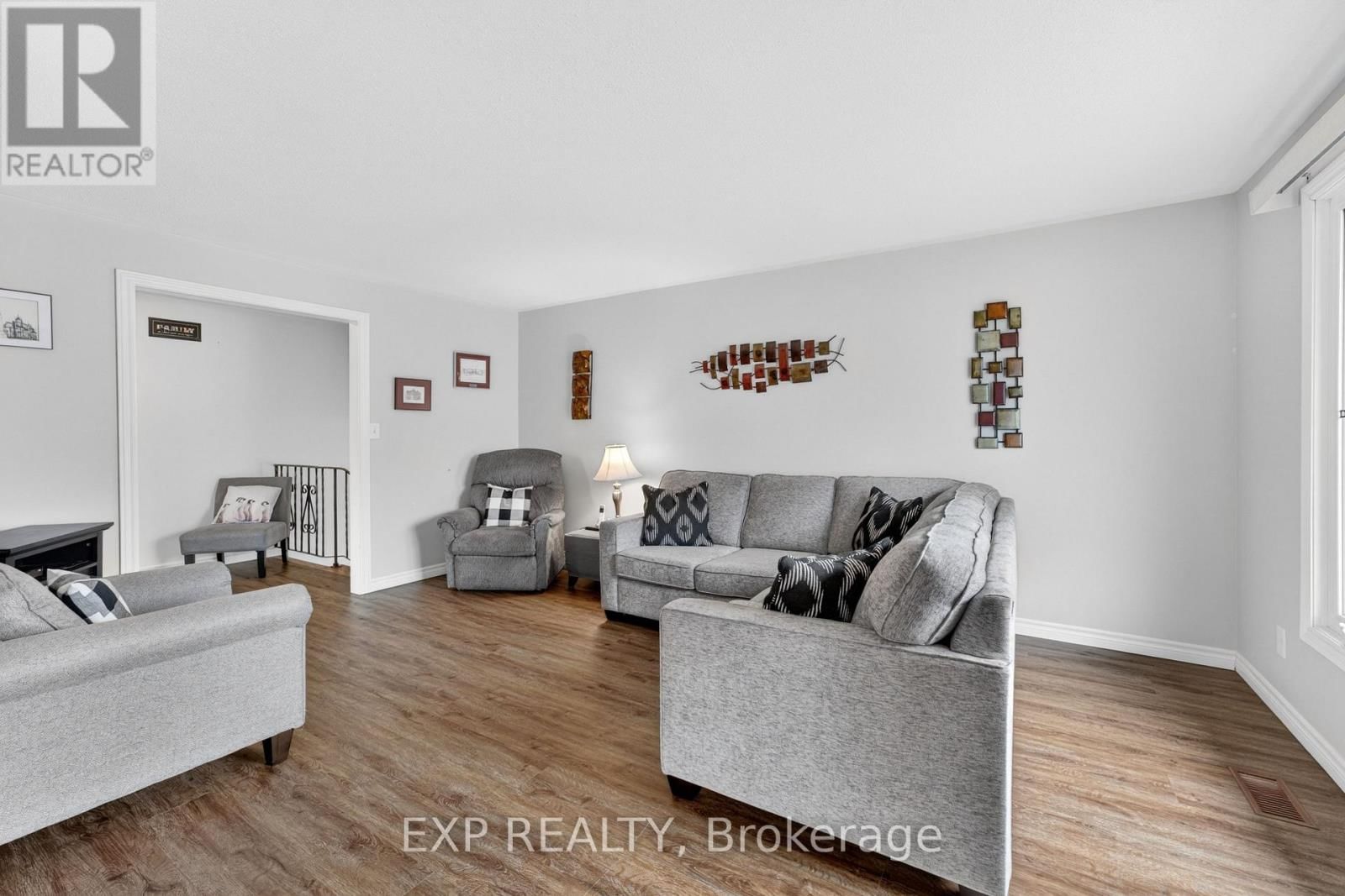 54 DAUPHIN AVENUE Image 5