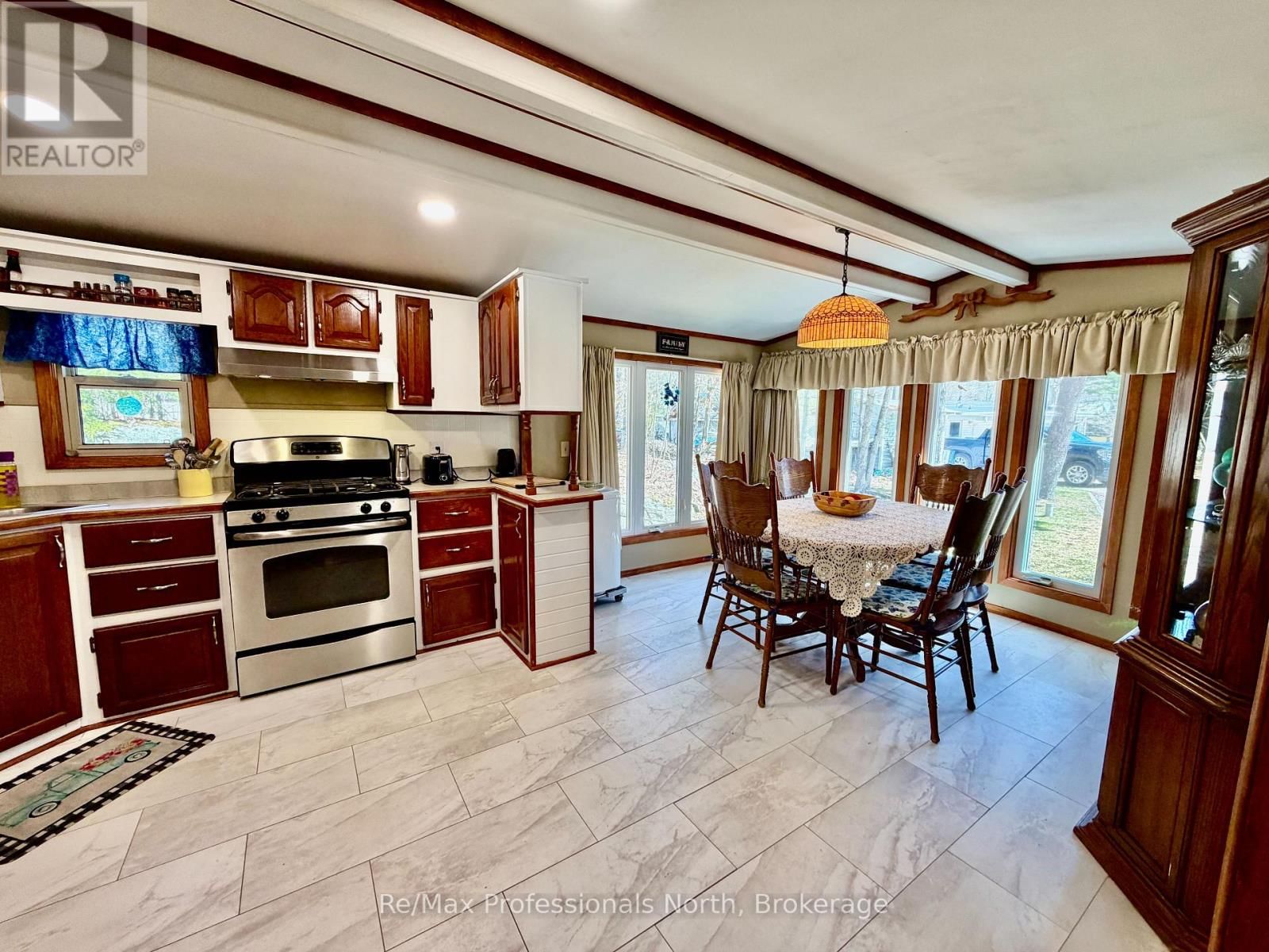 52 - 1007 RACOON ROAD Image 4