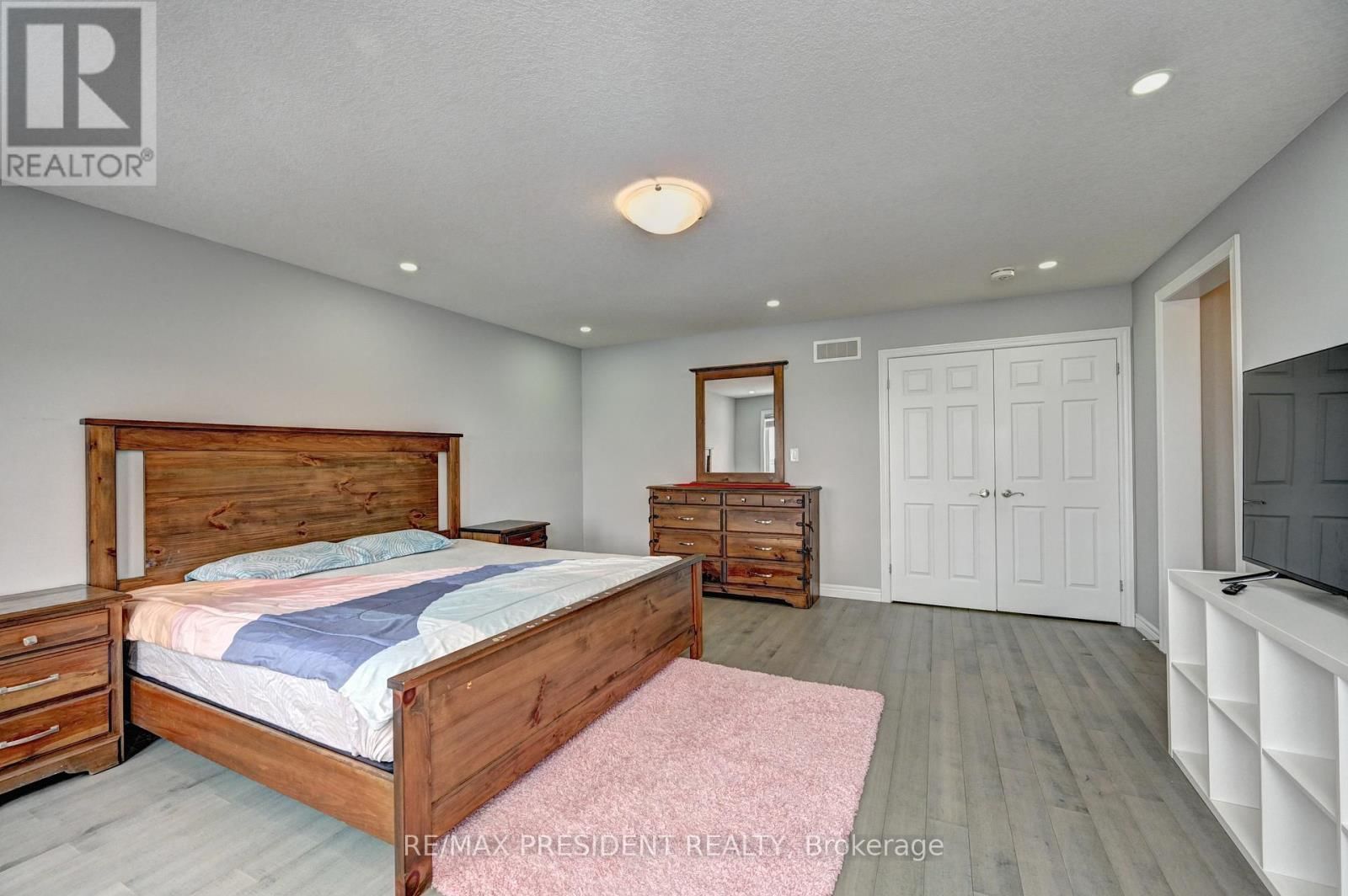 552 FLORENCEDALE CRESCENT Image 18