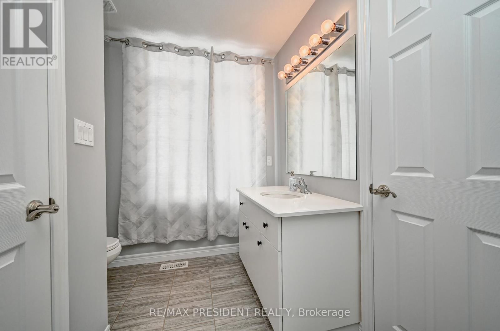 552 FLORENCEDALE CRESCENT Image 25