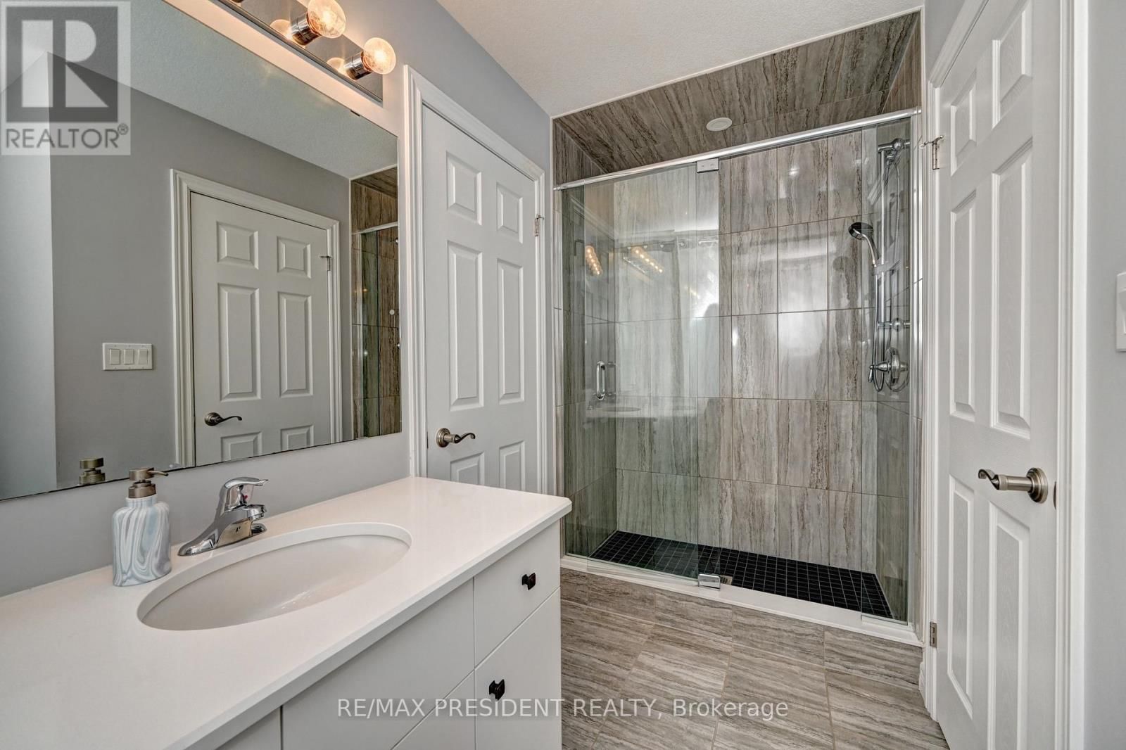 552 FLORENCEDALE CRESCENT Image 26