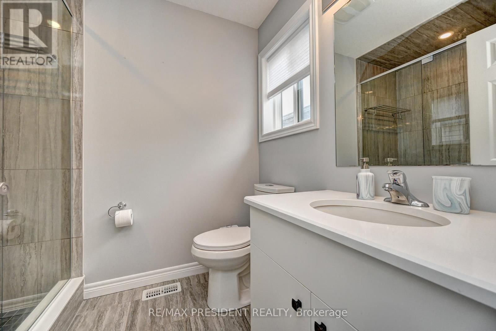 552 FLORENCEDALE CRESCENT Image 32